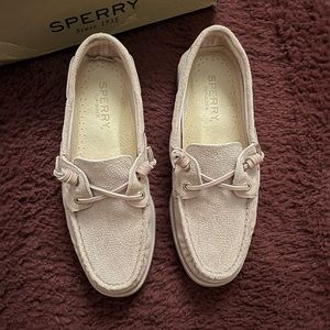 SPERRYS BLUSH PINK SZ 6